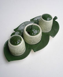 VINTAGE CARLTON WARE HANDPAINTED GREEN LEAF CRUET SET