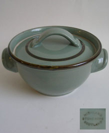  RETRO HIGHLAND  STONEWARE  SCOTLAND  LIDDED CASSEROLE  DISH / VEGETABLE TUREEN