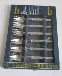 STAINLESS STEEL BUFFET-EATER SET