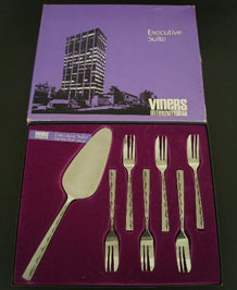      VINERS EXECUTIVE SUITE 7 PIECE PASTRY SET IN ORIGINAL BOX