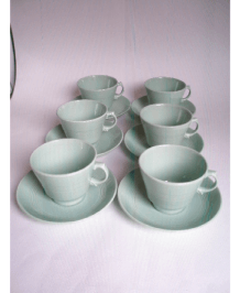    WOODS WARE BERYL CUPS AND SAUCERS (X6)