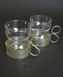    IITTALA FINLAND TSAIKKA TEA GLASSES IN HOLDER  X2  DESIGNED BY TIMO SARPANEVA