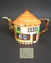 VINTAGE BESWICK COTTAGE ONE AND A HALF PINT TEAPOT