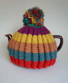     VINTAGE 100% WOOL HAND-KNITTED TEA COSY