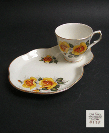 JAMES KENT OLD FOLEY ROSE TENNIS PLATE AND CUP SET