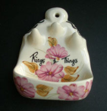 1960s TONI RAYMOND POTTERY 'RINGS AND THINGS' HAND-PAINTED HOLDER