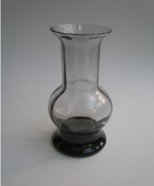 DARTINGTON/WEDGWOOD 'MING' VASE (FJT43) IN MIDNIGHT OPTIC DESIGNED BY FRANK THROWER 1982