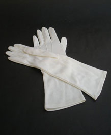 1950s WHITE NYLON ELBOW LENGTH GLOVES