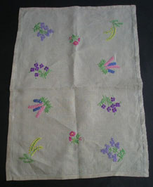 LINEN HAND EMBROIDERED TRAY CLOTH