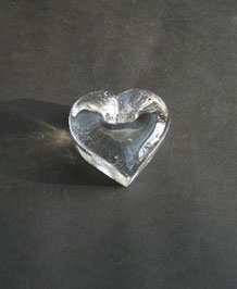 DARTINGTON GLASS HEART-SHAPED TOOTHBRUSH HOLDER DESIGNED BY FRANK THROWER