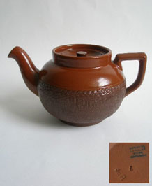        1930s DENBY / LANGLEY EARTHENWARE ONE AND A HALF PINT BROWN TEAPOT