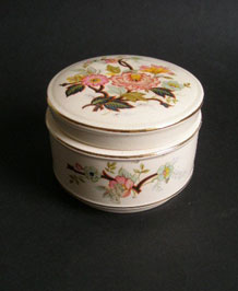 VINTAGE SADLER HANDPAINTED POWDER BOWL