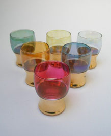     SIX 1950s SMALL COLOURED GLASSES 