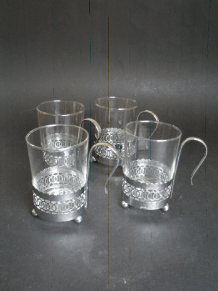          VINTAGE DURALEX FRANCE TEA GLASSES IN HOLDERS (x4)